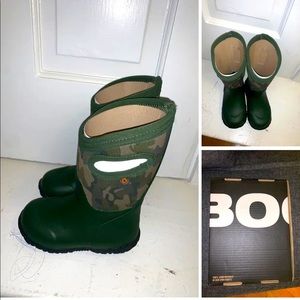 Bogs size 9 green camo snow/rain boots -insulated